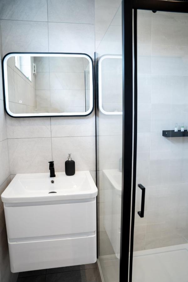 Luxurious Two Bedroom Apartment With Private Parking Perth Exteriör bild