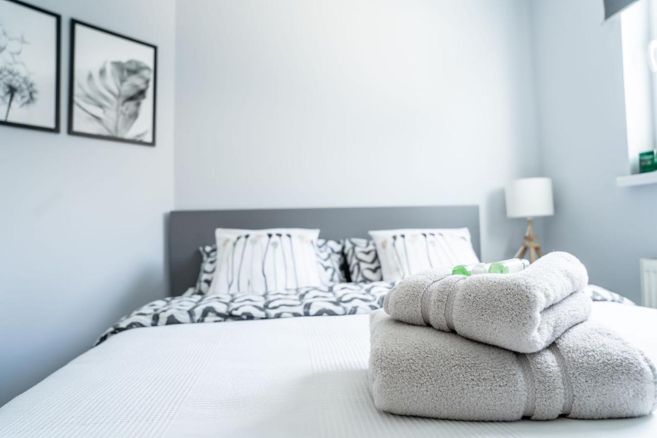 Luxurious Two Bedroom Apartment With Private Parking Perth Exteriör bild