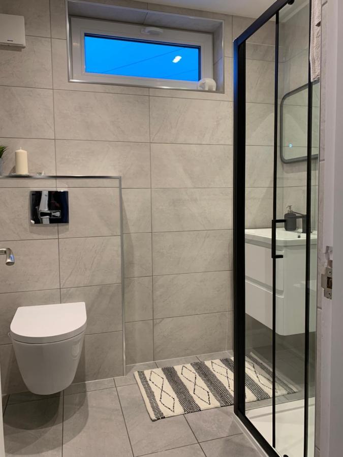 Luxurious Two Bedroom Apartment With Private Parking Perth Exteriör bild